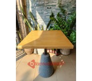 Bàn vuông cafe mặt gỗ chân xi măng BS105