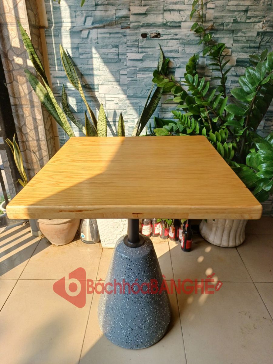 Bàn vuông cafe mặt gỗ chân xi măng BS105