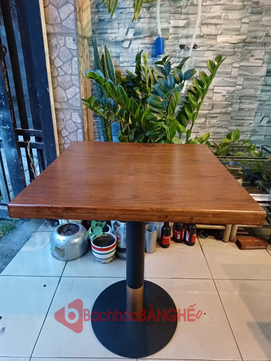 Bàn vuông cafe mặt gỗ chân sắt trụ tròn sơn đồng cách điệu BS110